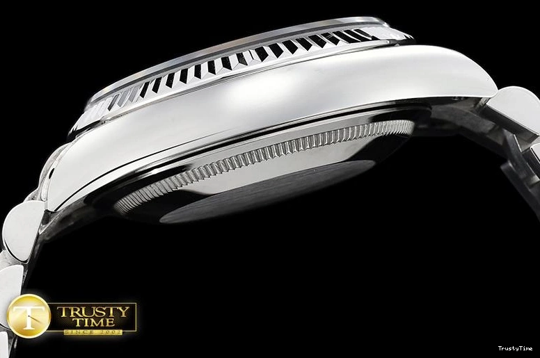 0211 RDD0215C – DayDate 36mm Affordable 686